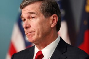 Governor Roy Cooper signs order allowing mixed cocktails to go